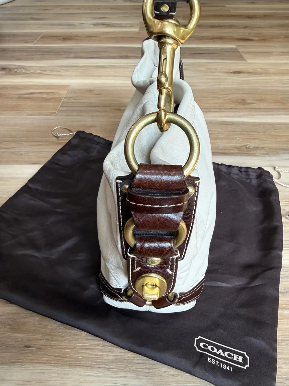 Vintage Coach Carly Leather Hobo Bag Off-White Leather Gold Hardware J0782-10615